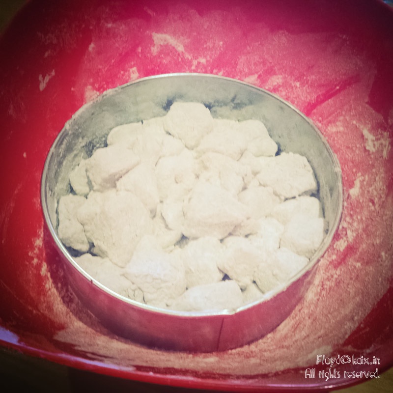 里脊肉块裹粉