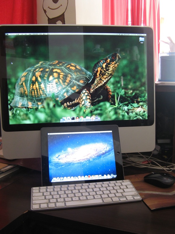 iPad 和 iMac 合影
