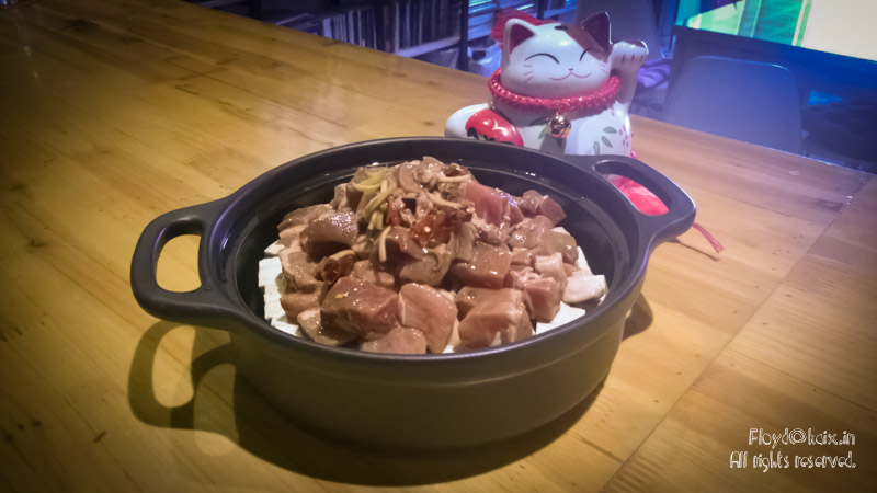 原料码入锅中